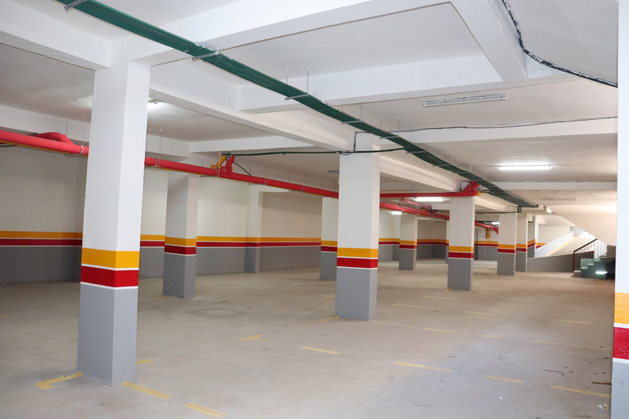 Centre Commercial et Plateaux Bureaux MABROKA - Image 10